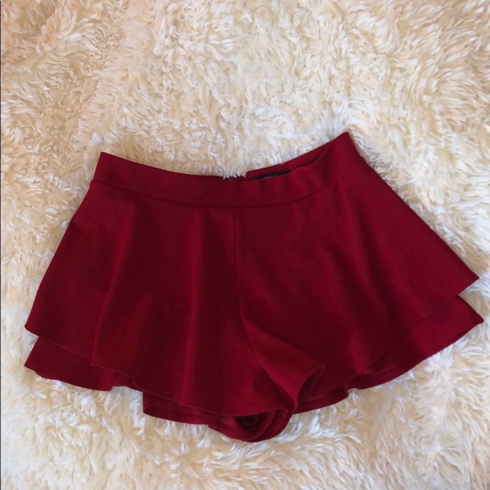 red shorts SIZE M